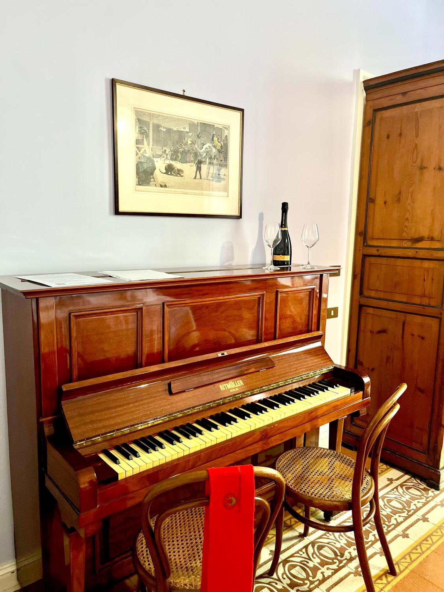 Conservatorio 16 - Scarlatti Room Napels Buitenkant foto